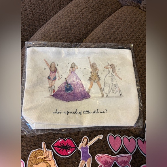 🩷🩵Taylor swift Colorful Embroidered Patches Set🩷🩵 - Picture 2 of 6